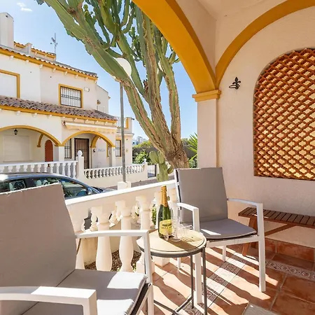 2 Bedroom Stunning In La Zenia Semesterbostad *