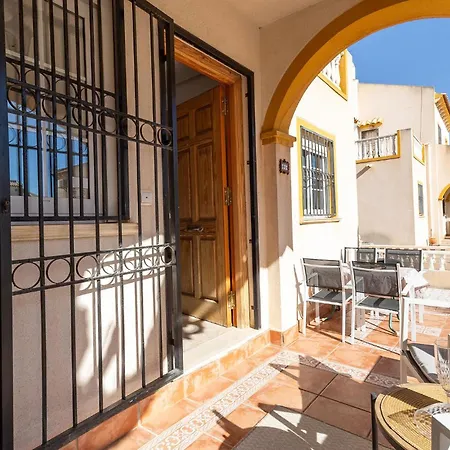 2 Bedroom Stunning In La Zenia Semesterbostad *